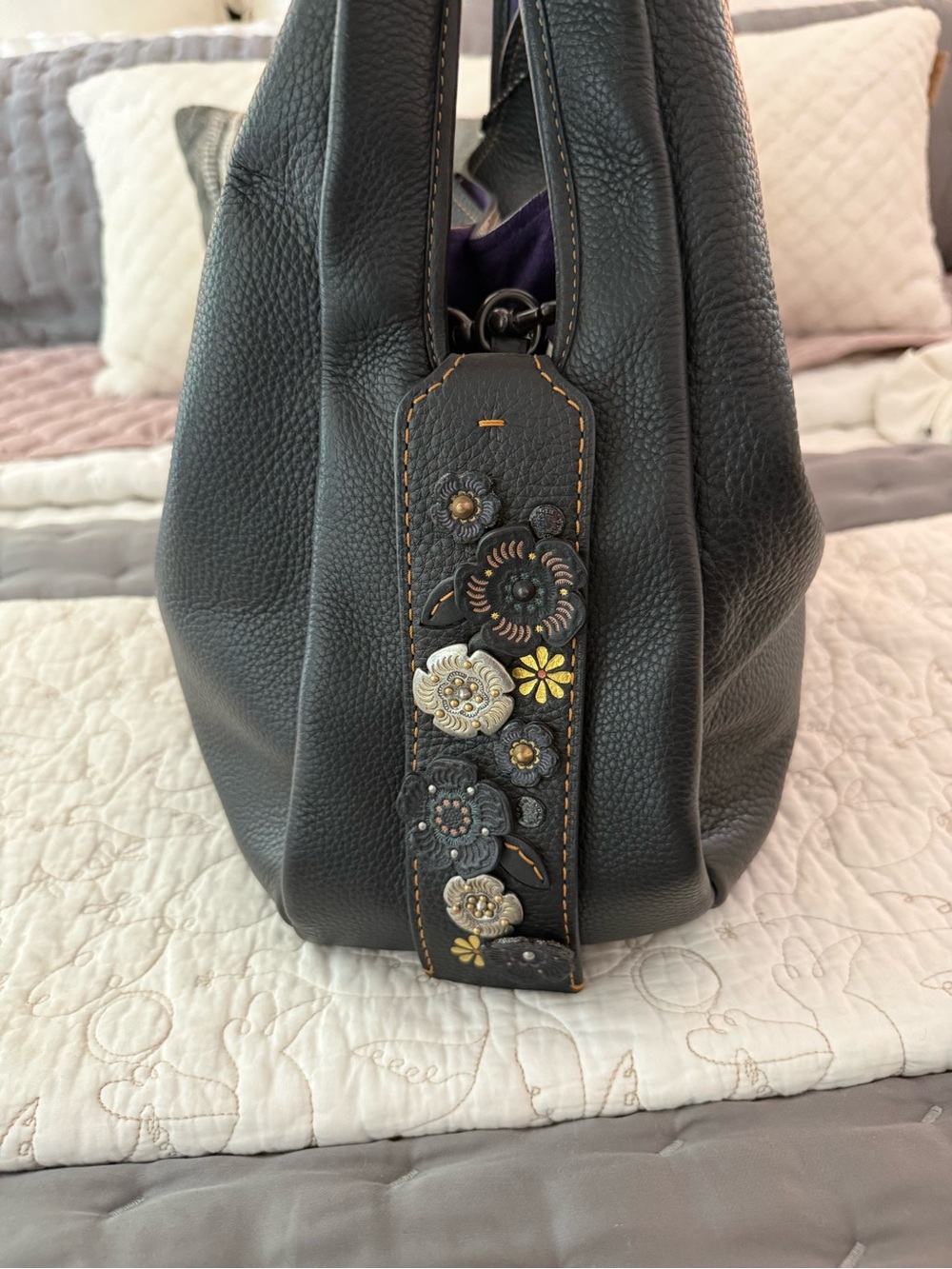 EUC Coach Bandit 39 Hobo 1941 Black Tea Rose - Picture 5 of 13